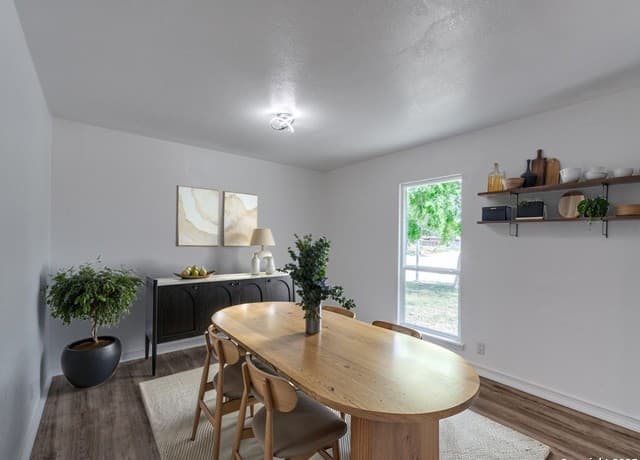 4-bedroom rental at 203 Lynhaven in San Antonio, TX — photo 4