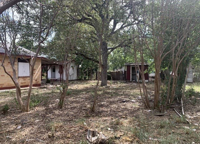 rental at 208 Mercedes in San Antonio, TX — photo 2