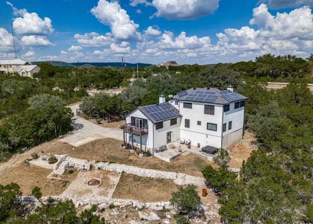 3-bedroom rental at 11506 Mountain Climb in Helotes, TX — photo 1