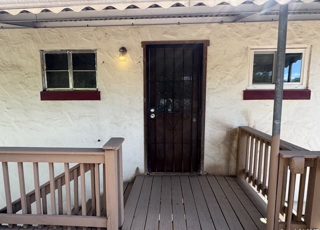 1-bedroom rental at 108 Robert E Lee Unit 2 in San Antonio, TX — photo 4