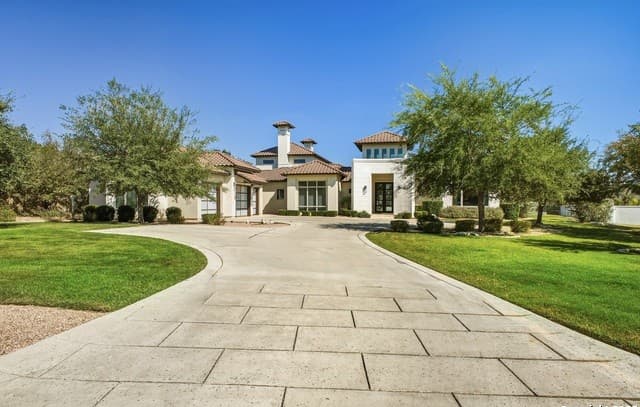 Home for sale at 106 Wellesley in Shavano Park, TX — photo 2