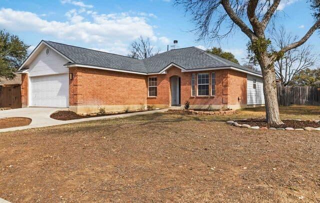 4-bedroom rental at 9127 Victory Pass in San Antonio, TX — photo 3