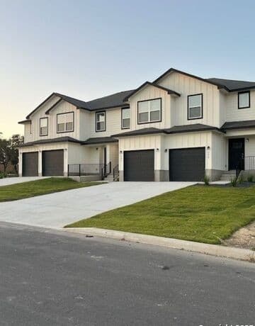 3-bedroom rental at 736 Abigail Alley in San Antonio, TX — photo 2