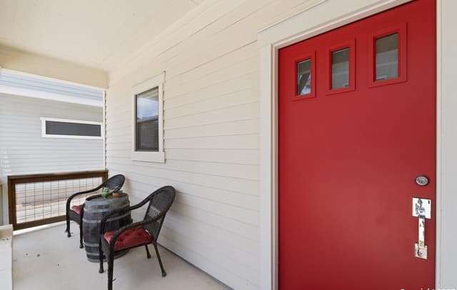 3-bedroom rental at 210 Utah Unit UNIT 701 in San Antonio, TX — photo 2