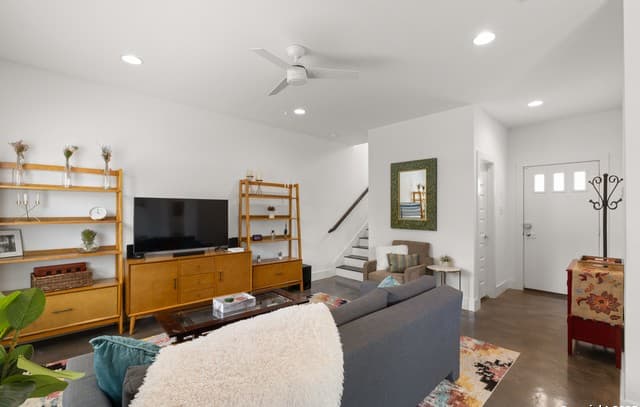 3-bedroom rental at 210 Utah Unit UNIT 701 in San Antonio, TX — photo 5