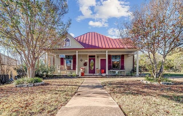 3-bedroom rental at 303 W Austin in Fredericksburg, TX — photo 1