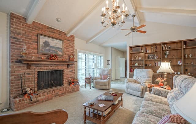 Home for sale at 6118 Crescent Falls in Windcrest, TX — photo 2
