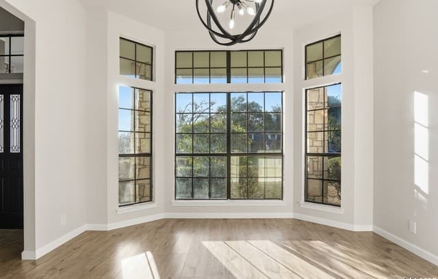 4-bedroom rental at 16102 Santa Cathrena in San Antonio, TX — photo 5