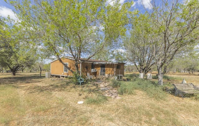 3-bedroom rental at 13155 Laguna in San Antonio, TX — photo 1