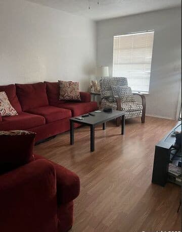 4-bedroom rental at 7330 Glen Cross in San Antonio, TX — photo 4