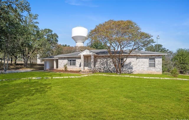 3-bedroom home for sale at 245 Bluffcreek in La Vernia TX