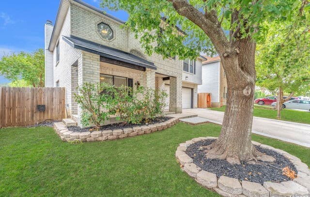 4-bedroom rental at 6314 Higbee Mill in San Antonio, TX — photo 2