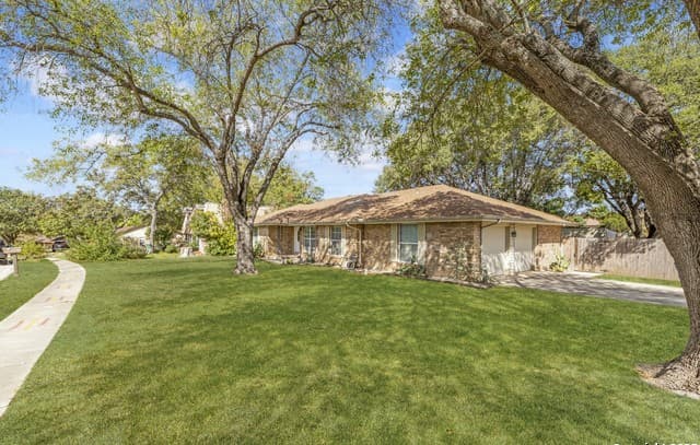 3-bedroom rental at 4023 Bentway in San Antonio, TX — photo 3