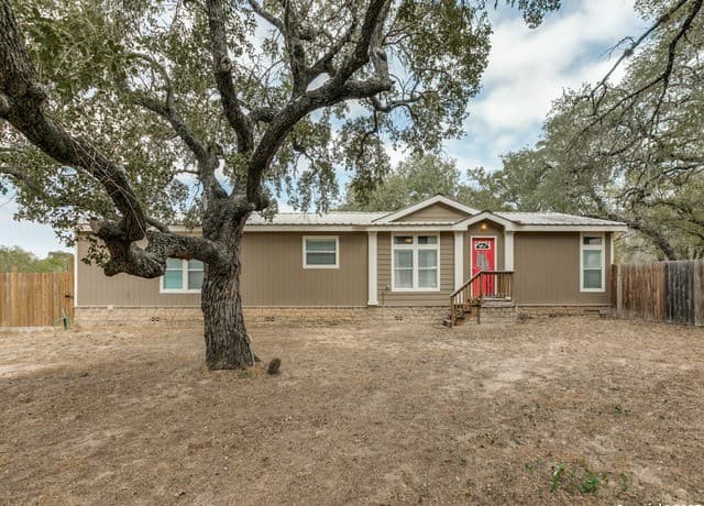 3-bedroom rental at 5107 Savannah Woods in Von Ormy, TX — photo 1