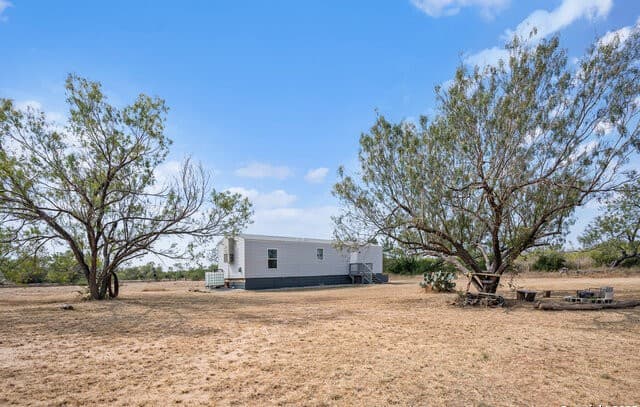2-bedroom rental at 545 County Road 741 in Yancey, TX — photo 1