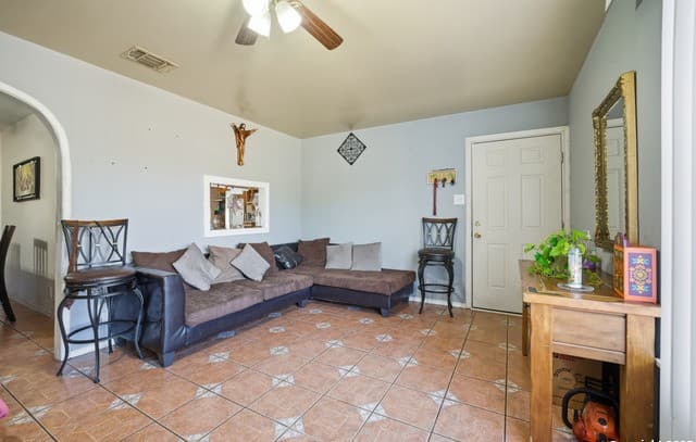 4-bedroom rental at 3030 Hatton in San Antonio, TX — photo 4