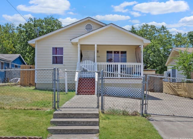 3-bedroom rental at 142 Jean in San Antonio, TX — photo 1