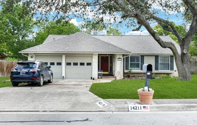 3-bedroom rental at 13415 Lobelia in San Antonio, TX — photo 1