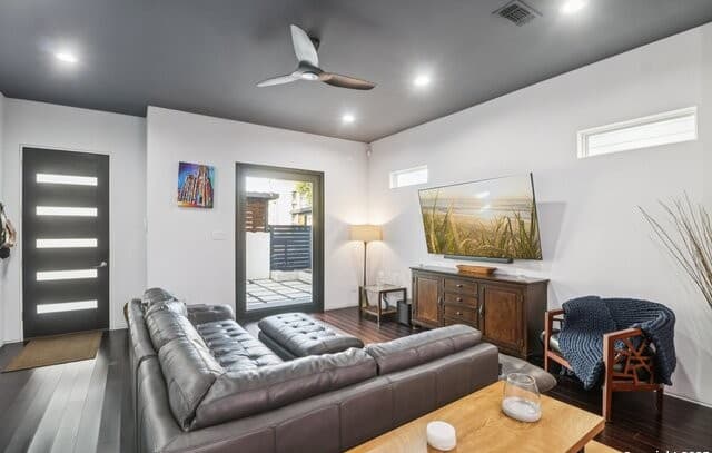 3-bedroom rental at 128 Clay St. in San Antonio, TX — photo 5