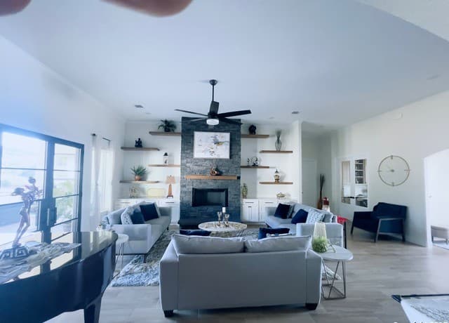 4-bedroom rental at 202 Mystic Shores Blvd in Spring Branch, TX — photo 3