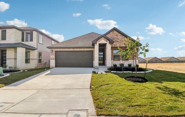 4-bedroom rental at 14504 Galloping Colt in San Antonio, TX — photo 1