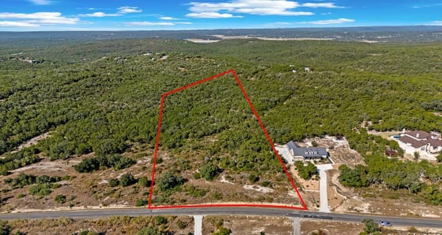 rental at LOT 10 Pr 2775 in Mico, TX — photo 5