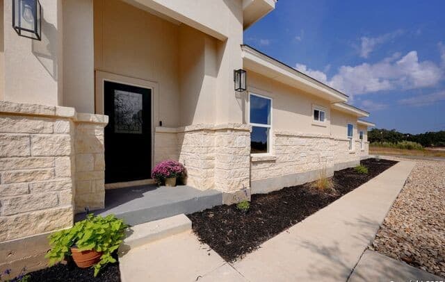 Home for sale at 100 S Micah Andrews in Blanco, TX — photo 4