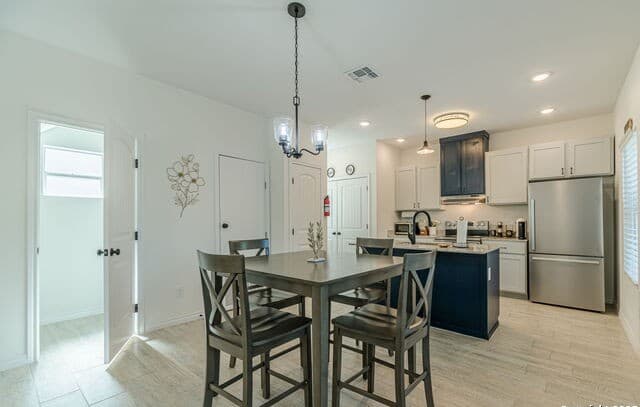 2-bedroom rental at 523 Ruiz Unit 103 in San Antonio, TX — photo 5