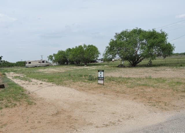 rental at 5968 Tabberer in Poteet, TX — photo 2