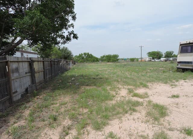 rental at 5968 Tabberer in Poteet, TX — photo 3