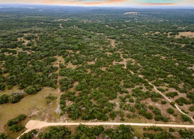 rental at LOT 35B Pr 2533 in Mico, TX — photo 4