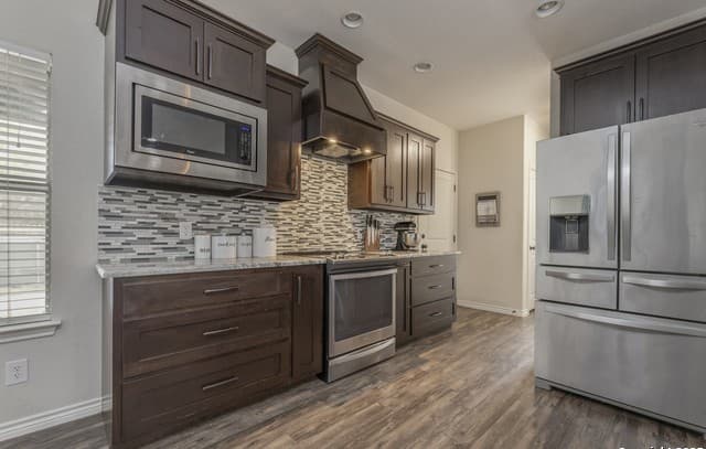 3-bedroom rental at 752 Crestview in Floresville, TX — photo 4