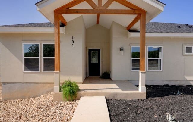 Home for sale at 101 N John Bird in Blanco, TX — photo 4