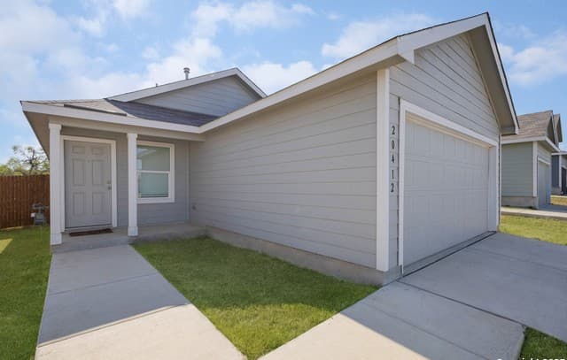 3-bedroom rental at 20412 Fire Stone in San Antonio, TX — photo 1