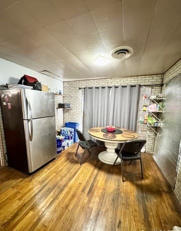 3-bedroom rental at 607 W Theo Ave in San Antonio, TX — photo 3