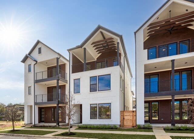 3-bedroom rental at 550 McMonigal Place in San Antonio, TX — photo 4