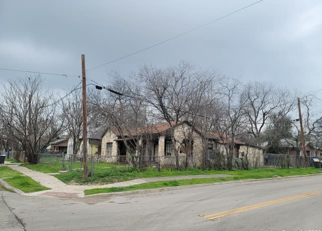 rental at 601 Arbor St in San Antonio, TX — photo 3