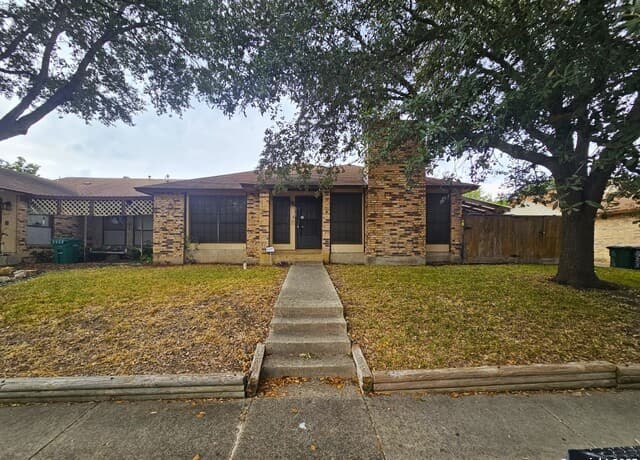 3-bedroom rental at 5723 Larkdale in San Antonio, TX — photo 5