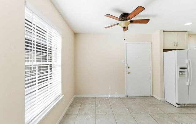 2-bedroom rental at 8038 Broadway St Unit 118K in San Antonio, TX — photo 4