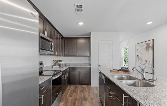 3-bedroom rental at 417 Raven Row in Marion, TX — photo 5
