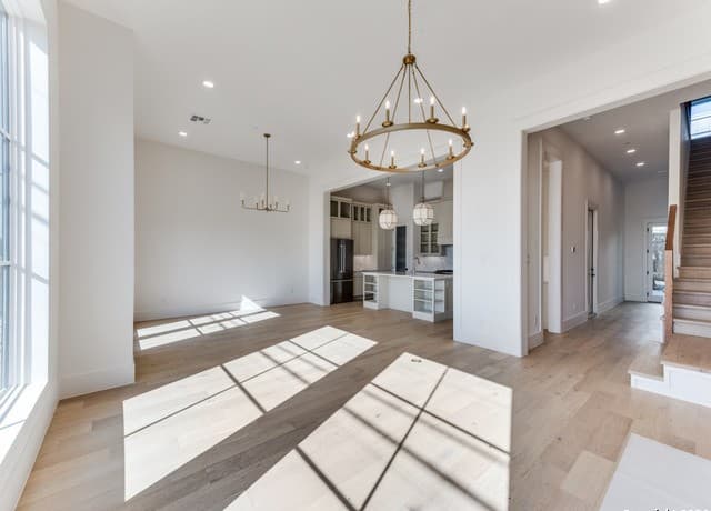 3-bedroom rental at 103 E Wildwood Unit B in San Antonio, TX — photo 1