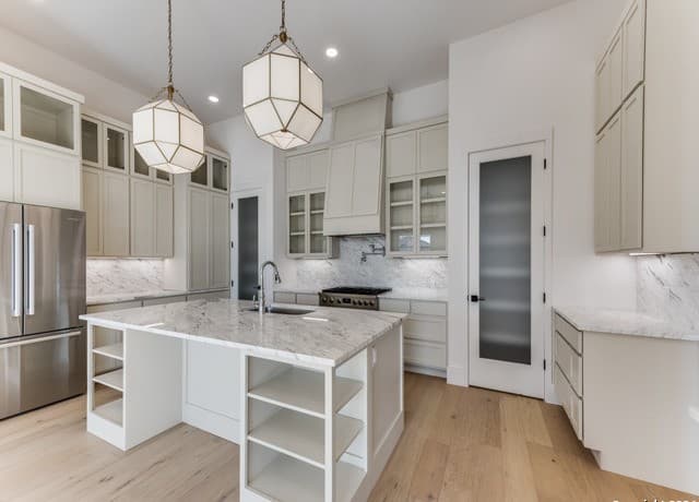 3-bedroom rental at 103 E Wildwood Unit B in San Antonio, TX — photo 3