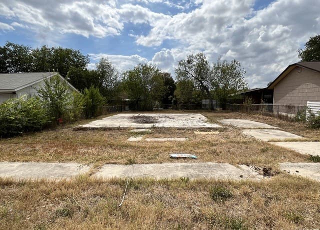 rental at 5730 Broken Lance in San Antonio, TX — photo 2