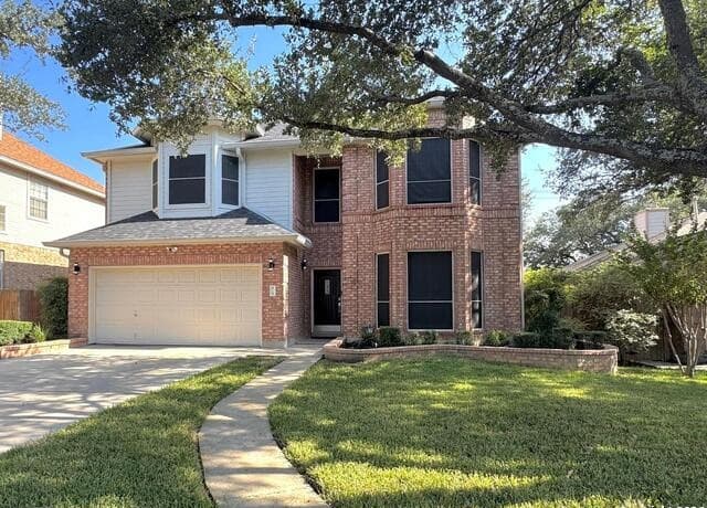 4-bedroom rental at 410 Shadowbluff in San Antonio, TX — photo 2