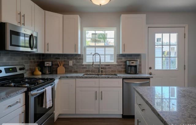 3-bedroom rental at 8434 Glen Shadow in San Antonio, TX — photo 3