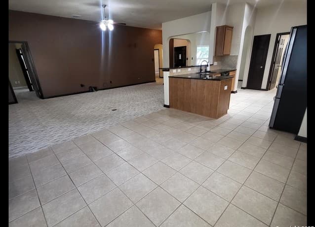 3-bedroom rental at 5131 Gemsbuck Chase in San Antonio, TX — photo 4