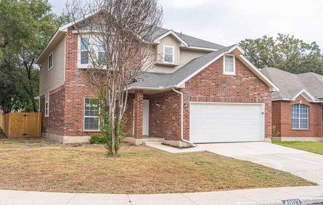 4-bedroom rental at 4803 Aspen in San Antonio, TX — photo 2