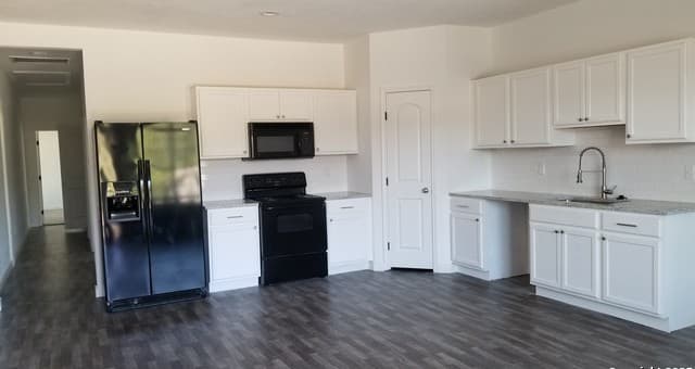 rental at 1063 Sleepy Hollow in Spring Branch, TX — photo 2