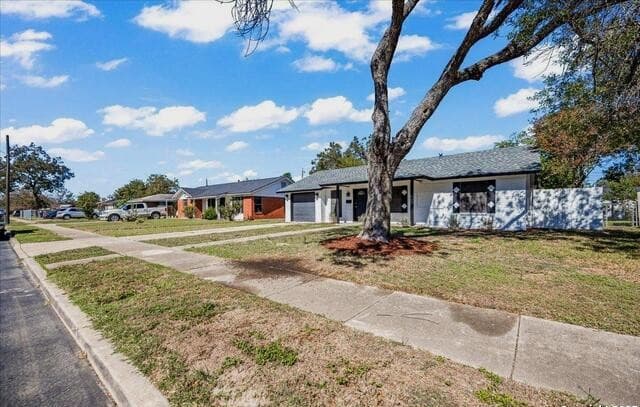4-bedroom rental at 5027 Creekmoor in San Antonio, TX — photo 3
