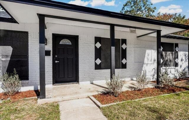 4-bedroom rental at 5027 Creekmoor in San Antonio, TX — photo 4